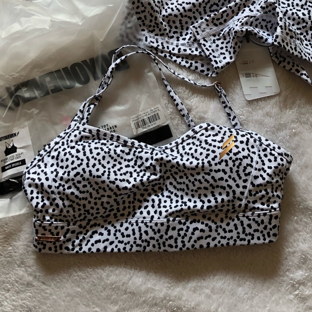 DOYOUEVEN Excel sculpt thin strap crop